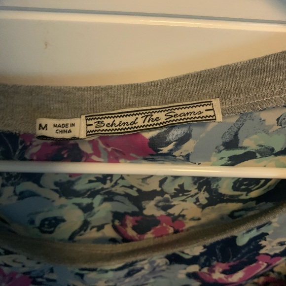 Floral blouse - Picture 2 of 3